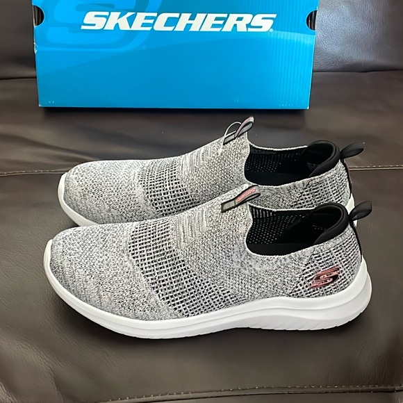 Ladies Slip on Shoes - Picture 2 of 4